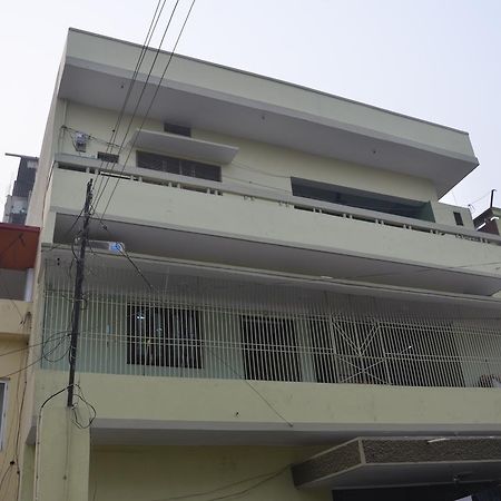 Oyo 7622 Varanasi Stays מראה חיצוני תמונה