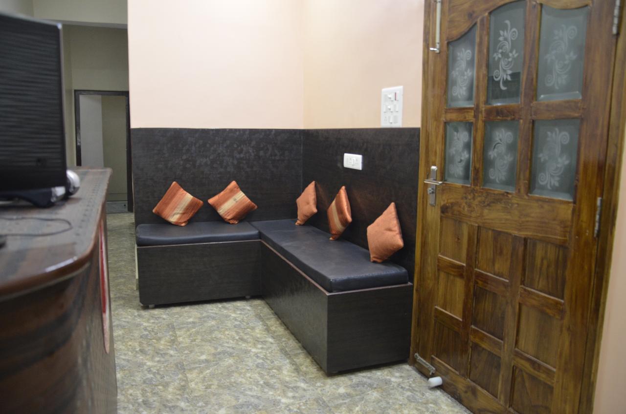 Oyo 7622 Varanasi Stays מראה חיצוני תמונה